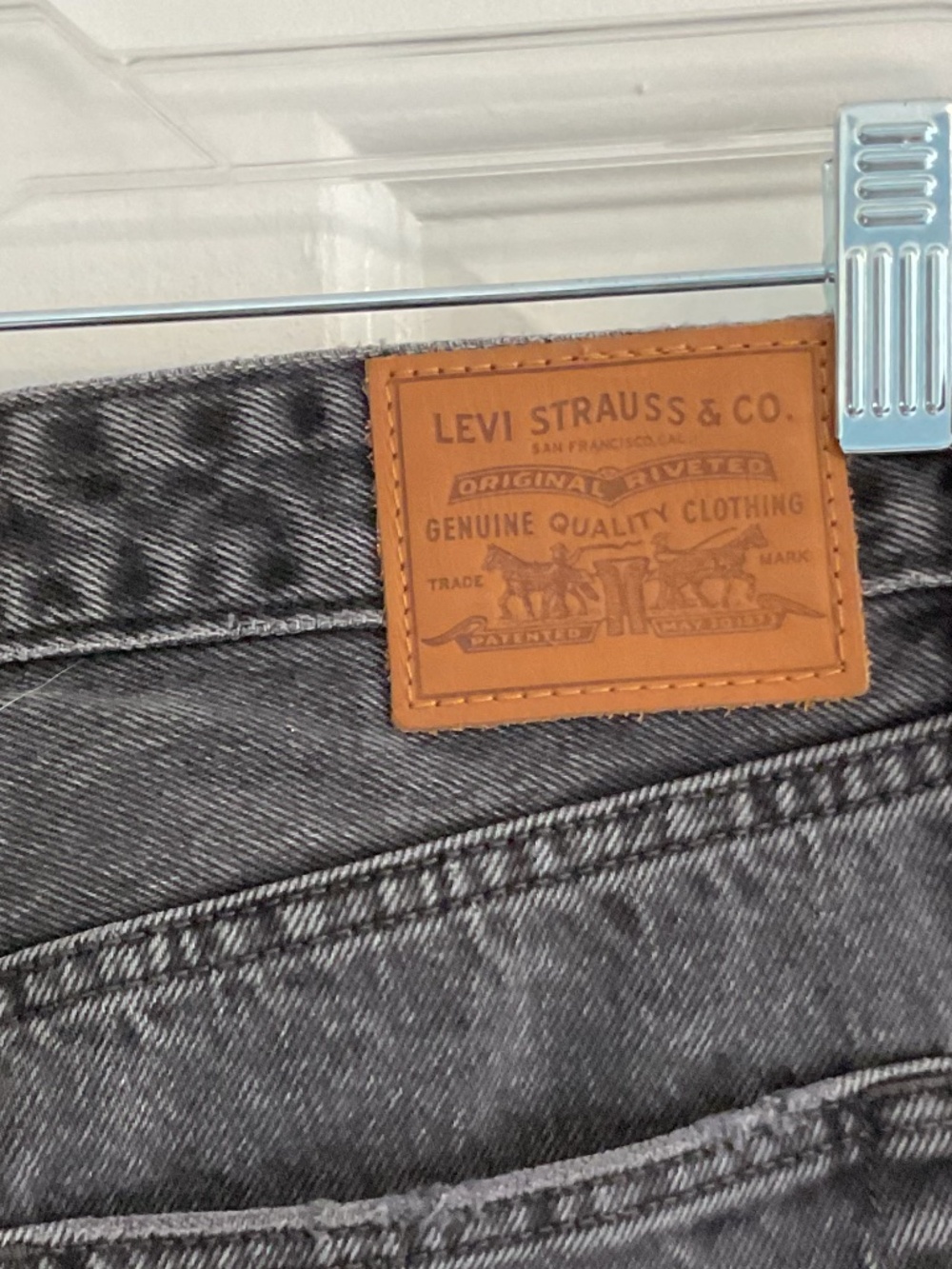 💐NWT💐Levi’s RECRAFTED ICON SKIRT Black - size 27 - Picture 7 of 7